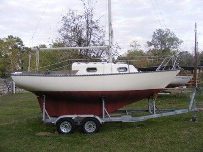 Cape Dory - Starboard side.JPG